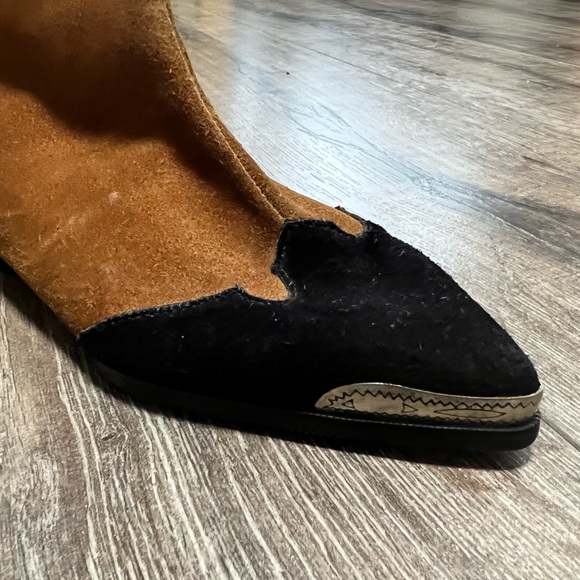 Gorgeous Soft Suede Brown Cowboy Boots With Teal and Black Details Size 6 - Picture 4 of 7